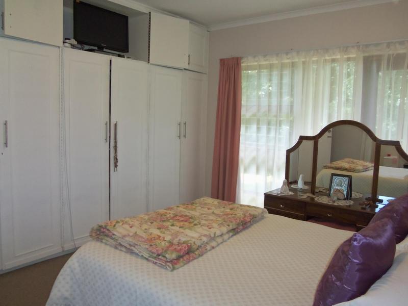 To Let 4 Bedroom Property for Rent in Sonstraal Western Cape